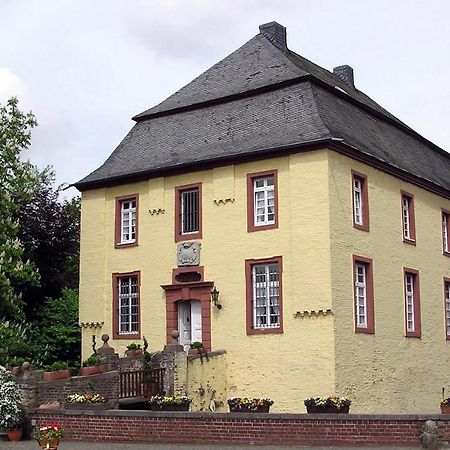 Charmante Ferienwohnungen Auf Reitstall Wasserburg Anstel - Ein Ort Zum Wohlfuehlen Und Entspannen Rommerskirchen Exterior foto